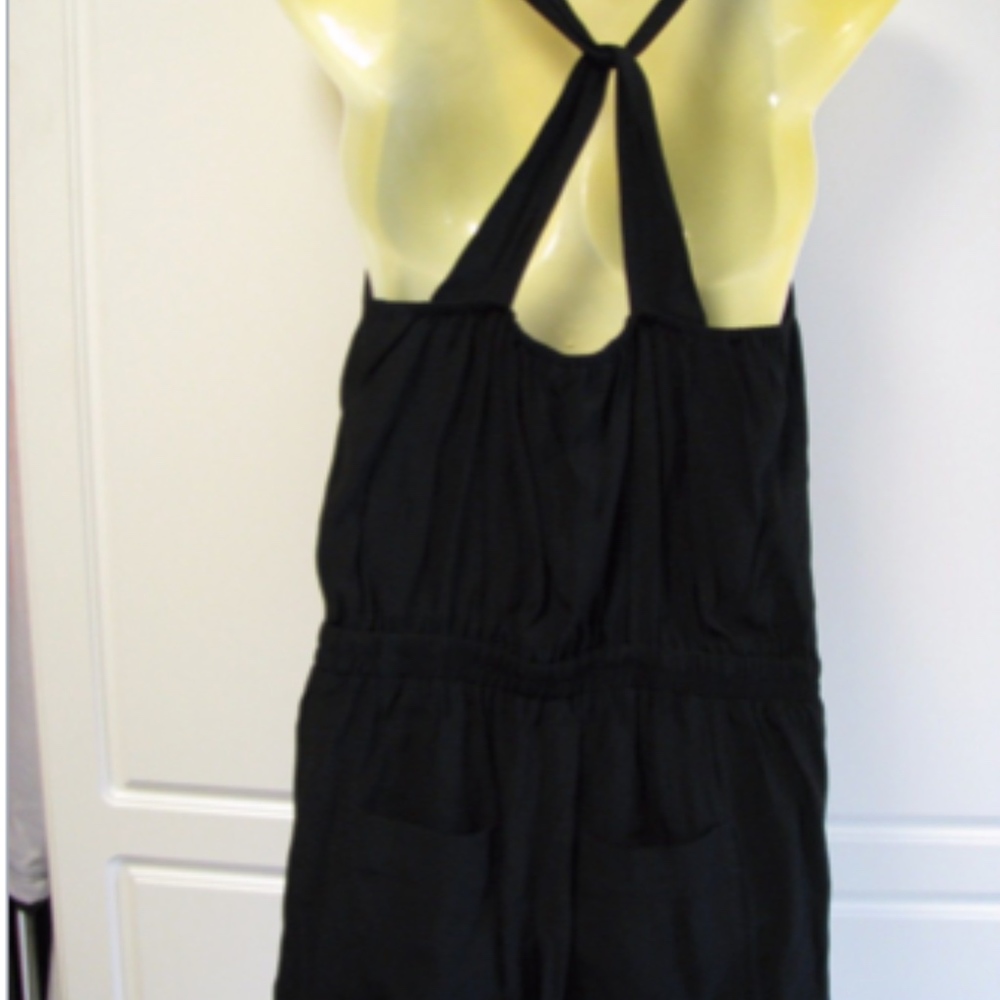 Black Loft sleeveless romper - Picture 4 of 5